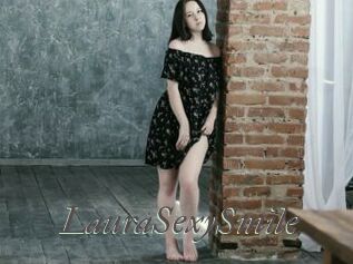 LauraSexySmile