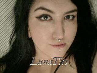 LunaTits