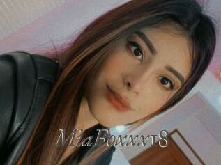 MiaFoxxx18