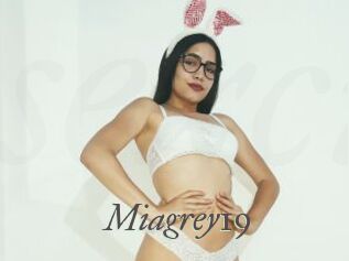Miagrey19