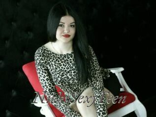 NikkiSexyTeen